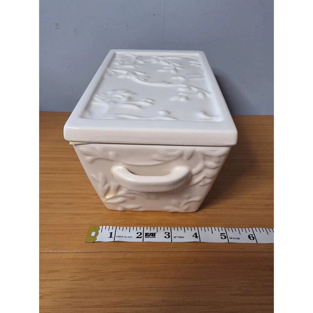 Real Home White Ceramic Loaf Pan with Lid Embossed Floral Earthenware Baker